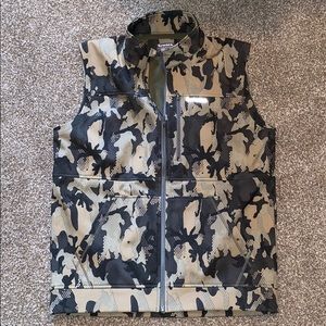 Simms large vest worn once brand new